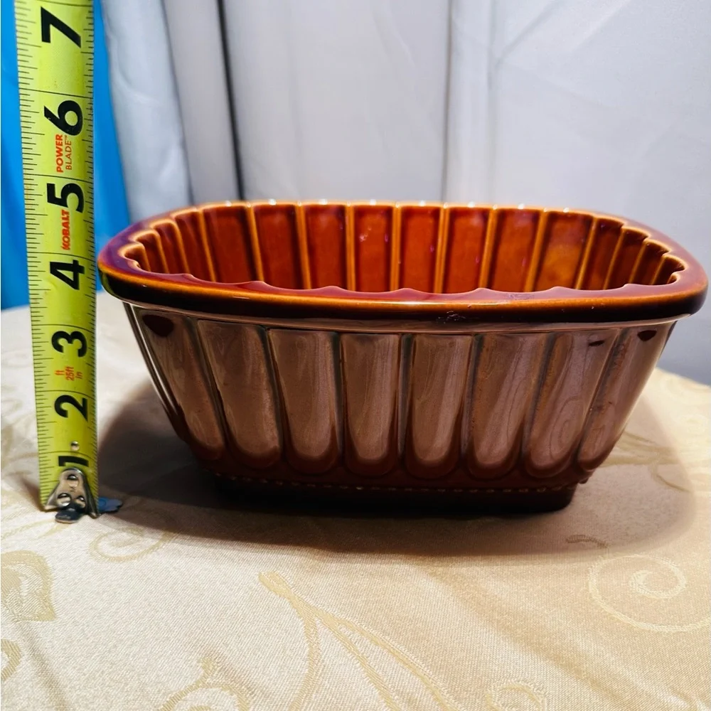 Crate & Barrel,Stoneware Brown Loaf Mold, Pumpkin /Apple,Fall/Harvest. No Chips.